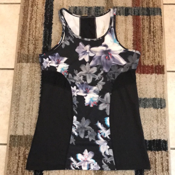 Jessica Simpson workout tank - Picture 1 of 3